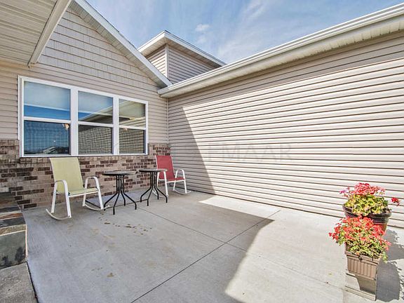 3rd image of 1904 Burlington Dr Unit 6