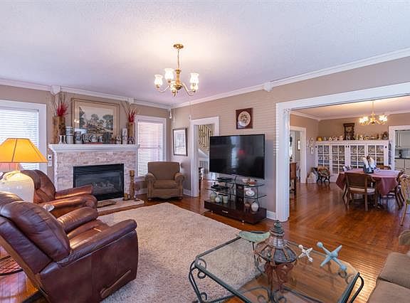 4th image of 3304 Eastland Ave
