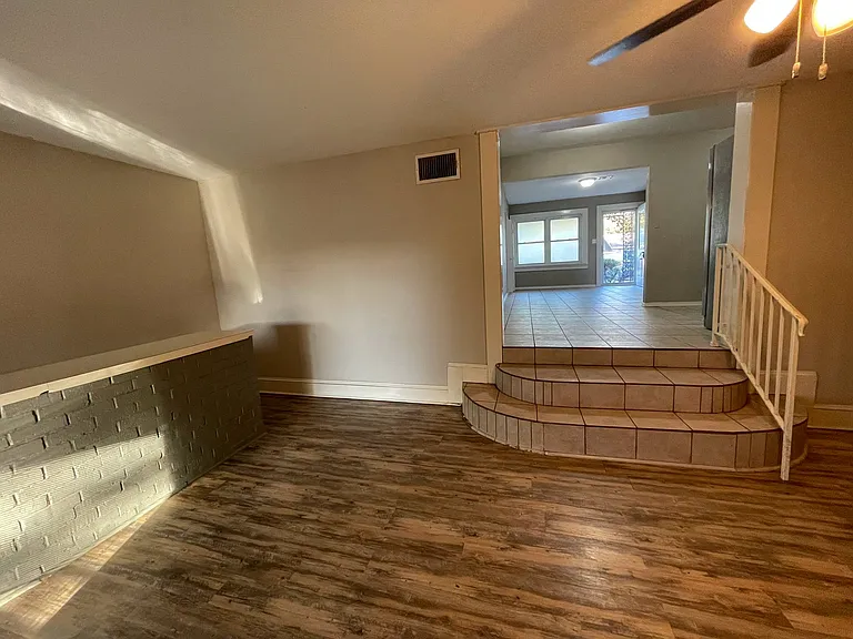 1807 Comanche St NW — Photo 10