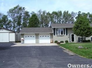 713 Fleisher Rd, Galesburg, IL 61401