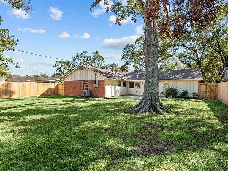 10030 Haddington Dr — Photo 28
