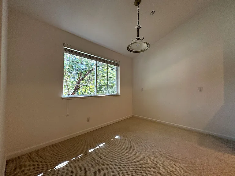 20 Willow Rd #34 — Photo 4