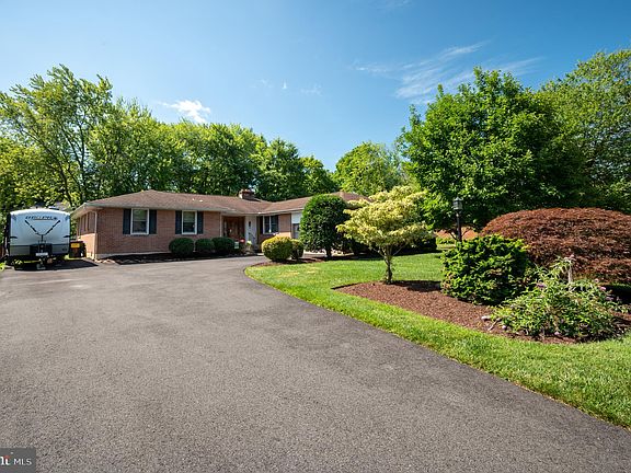 4th image of 2614 Deepwood Dr