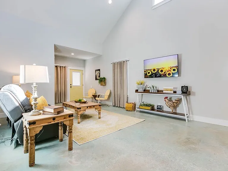 2303 W Beauregard Ave #B — Photo 36