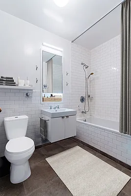 Rented by R New York | media 8