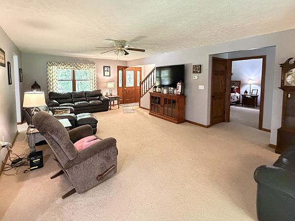 5th image of 2636 Country Club Rd