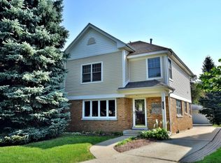 137 N Avon Rd, Elmhurst, IL 60126