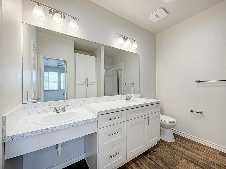 Towne Oaks — Photo 12
