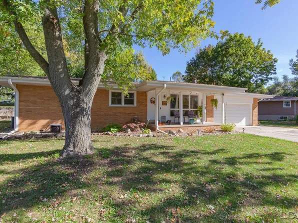 209 Sunset Dr, Clinton, MI 49236