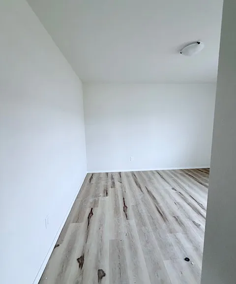 3017 S Redwood Ave — Photo 10