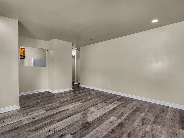 153 E 61st St #1 — Photo 3