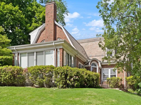 35 Arden Rd, Watertown, MA 02472