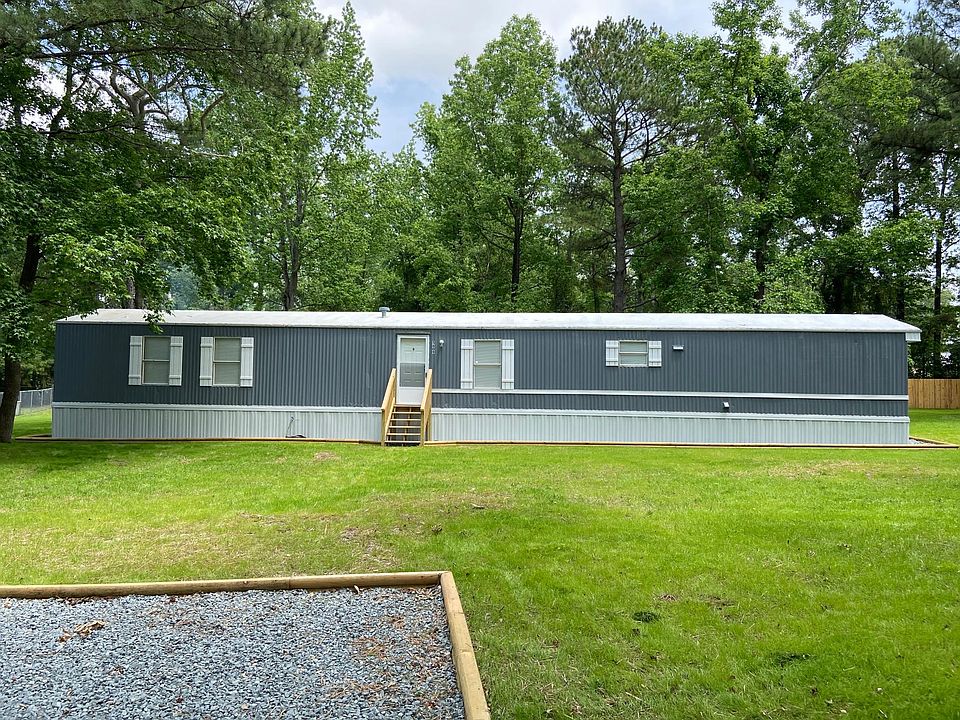 1st image of 5609 Baggett Ln
