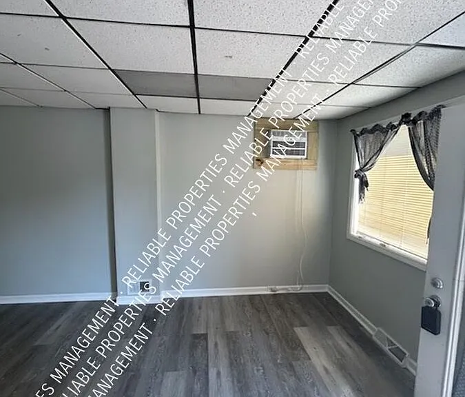 910 Broadway — Photo 12