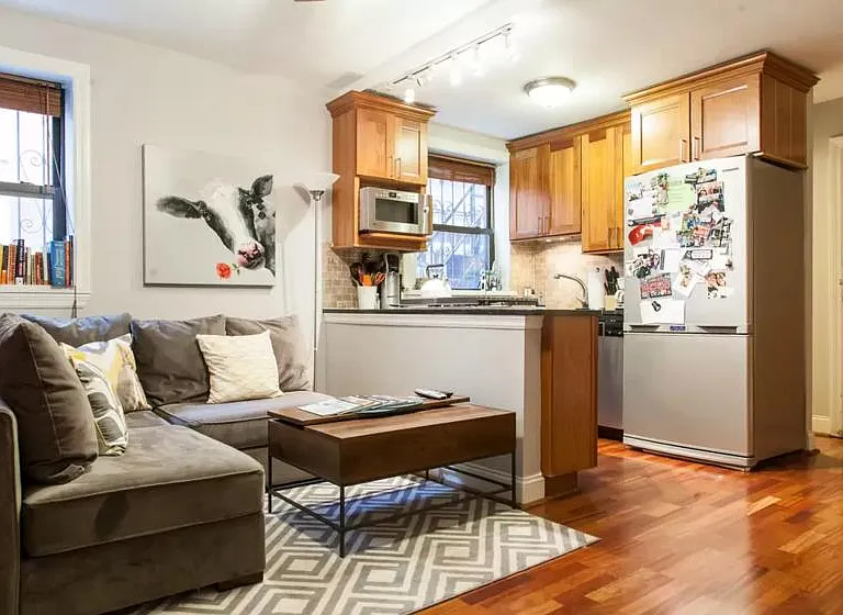 902 Pine St #1R — Photo 1
