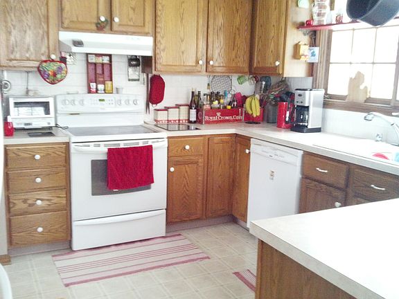 4th image of 2125 Breeze Dr