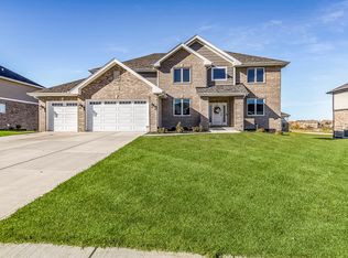 8022 Stanley Trl, Frankfort, IL