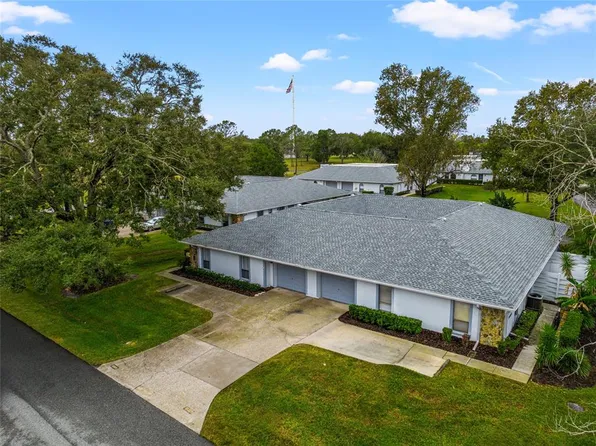 23325 Club Villas Dr, Land O Lakes, FL 34639