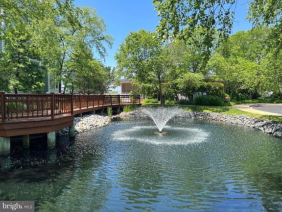5th image of 236 Oyster Cove Dr