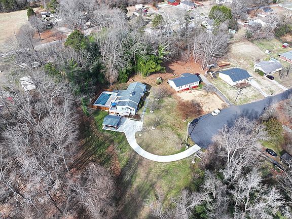 3rd image of 29 Brown Ln