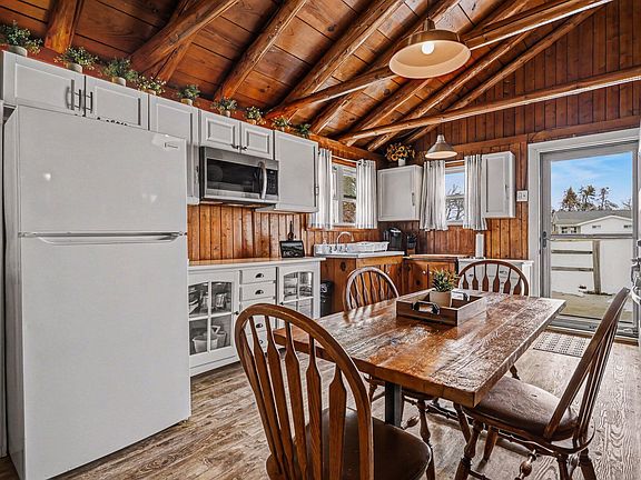 4th image of 50389 E Lake Shore Dr