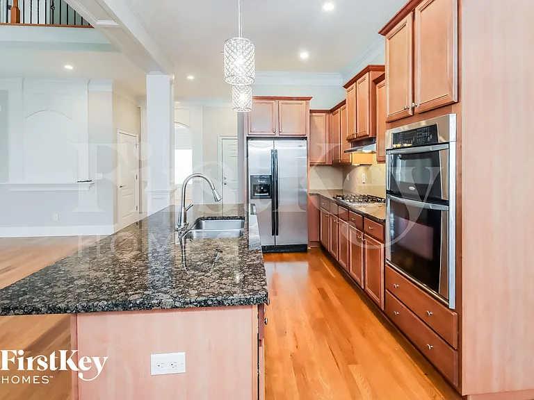 3120 Alhambra Cir — Photo 13