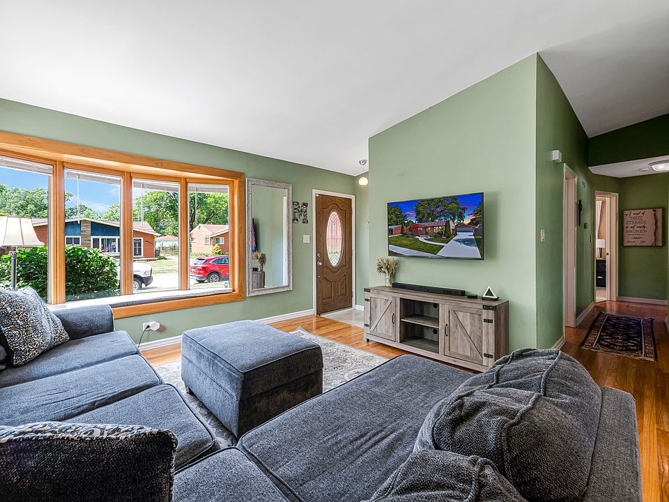 35572 Strathcona St, photo 26