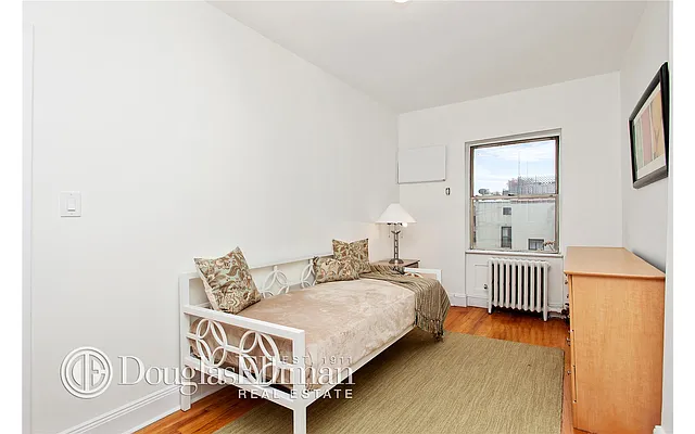 Sold by Douglas Elliman | media 15