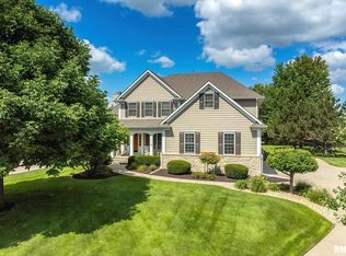 6924 Little Cabin Rd, Bettendorf, IA 52722