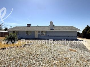 12406 Pawnee Rd, Apple Valley, CA 92308
