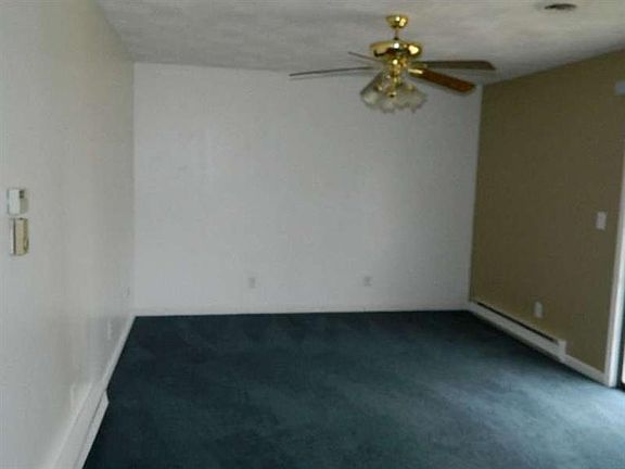 4th image of 90 N Hillcrest Dr