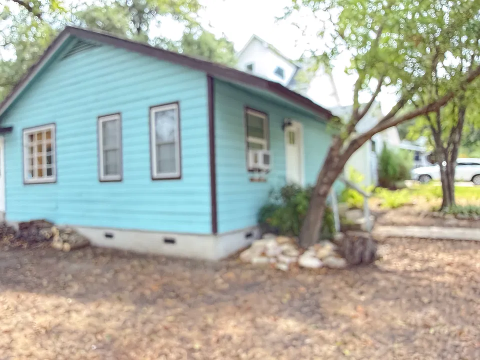 3323 Hemlock Ave