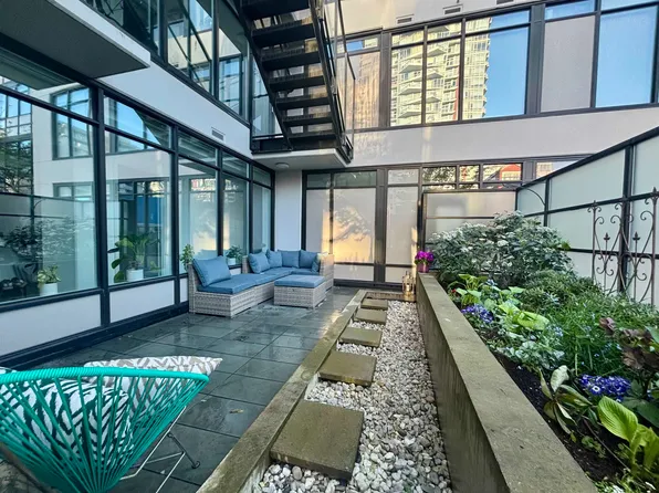1788 Ontario St #201, Vancouver, BC V5T 0G3