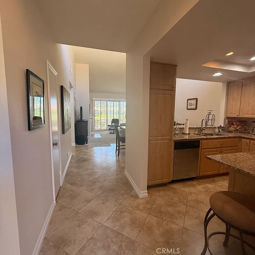 2 bed, 1330 sqft, $3,500 — Photo 2