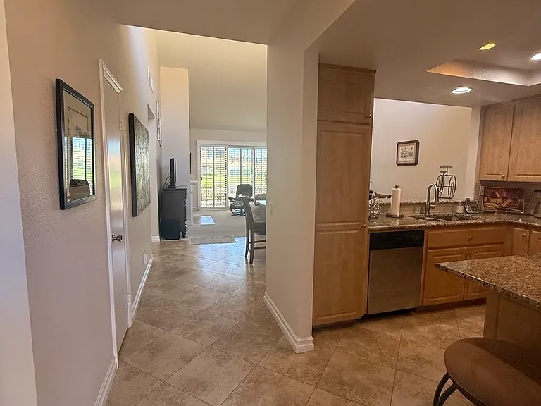 38921 Wisteria Dr — Photo 2
