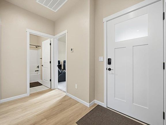 5th image of 3902 Barbera St