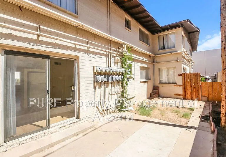 221 E 2nd Ave #9 — Photo 14