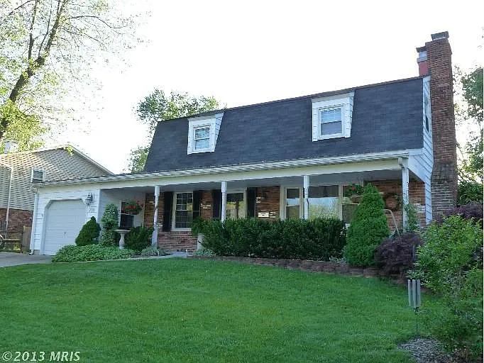 208 Garnett Rd photo 1