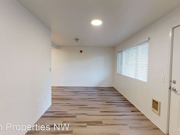 3rd image of 1101 Prospect Ave NE APT 1