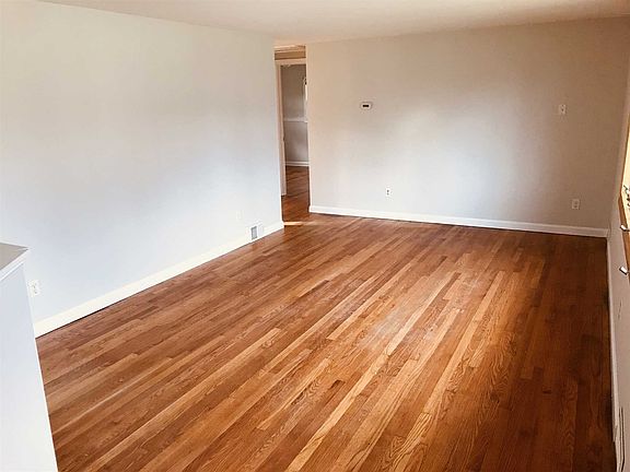 3rd image of 8 Benson Ave