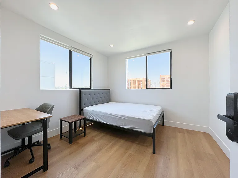 3100 S Normandie Ave — Photo 9