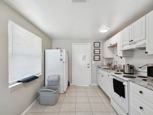 tampa-florida-82242378 picture