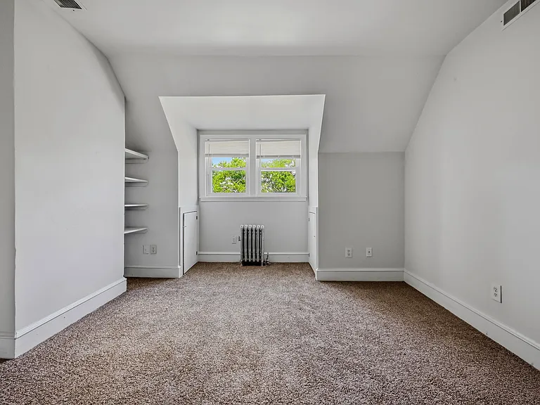 412 W 23rd St — Photo 21