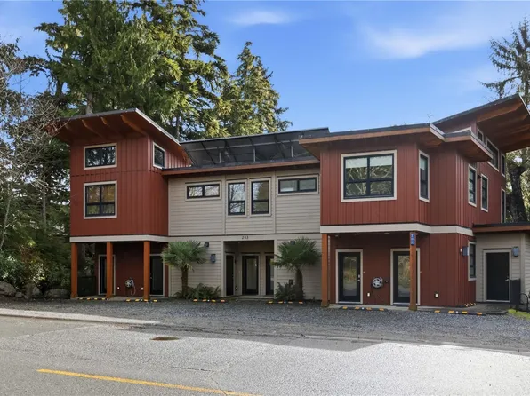 203 Boardwalk Blvd #13, Ucluelet, BC V0R