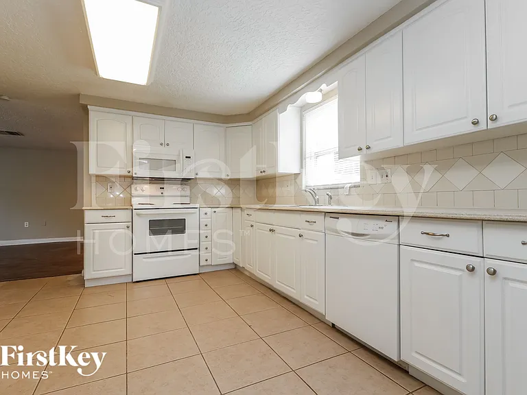 11221 Nome Ave — Photo 7