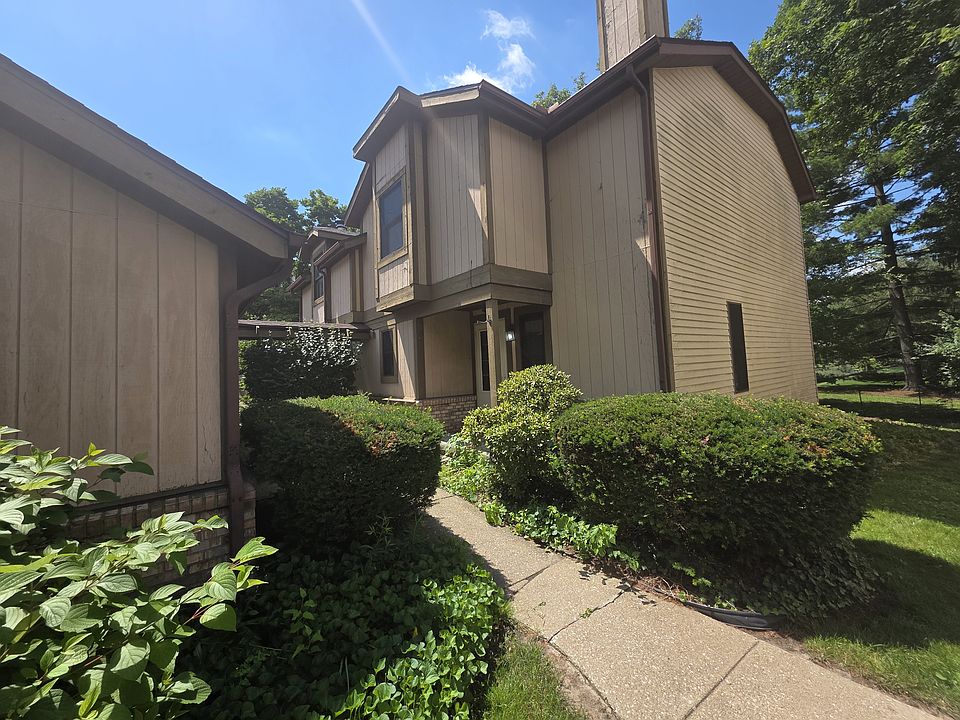 Townhouse in a quiet neighborhood
