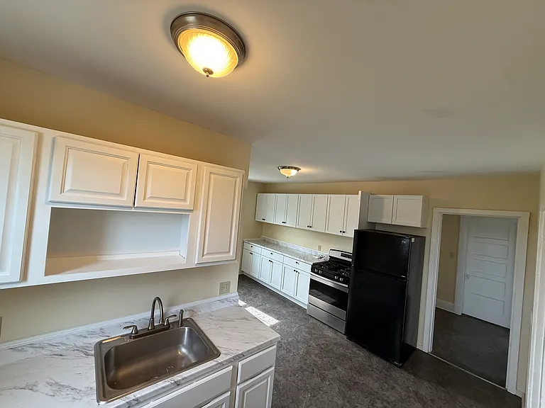 1730 Main St #3 — Photo 2