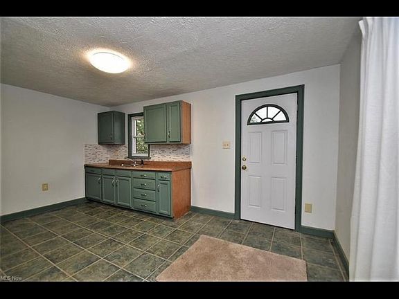3rd image of 3028 W 105th St