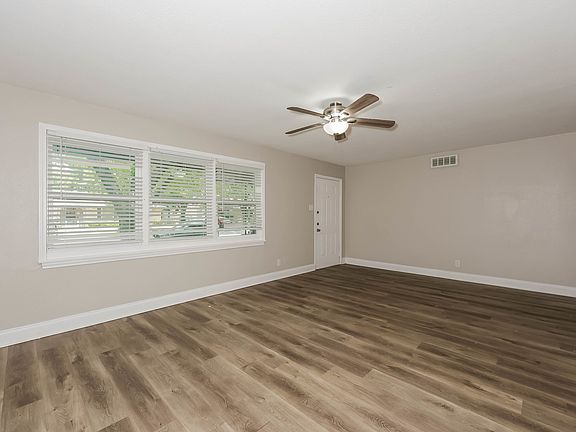 3rd image of 7832 Seydel St