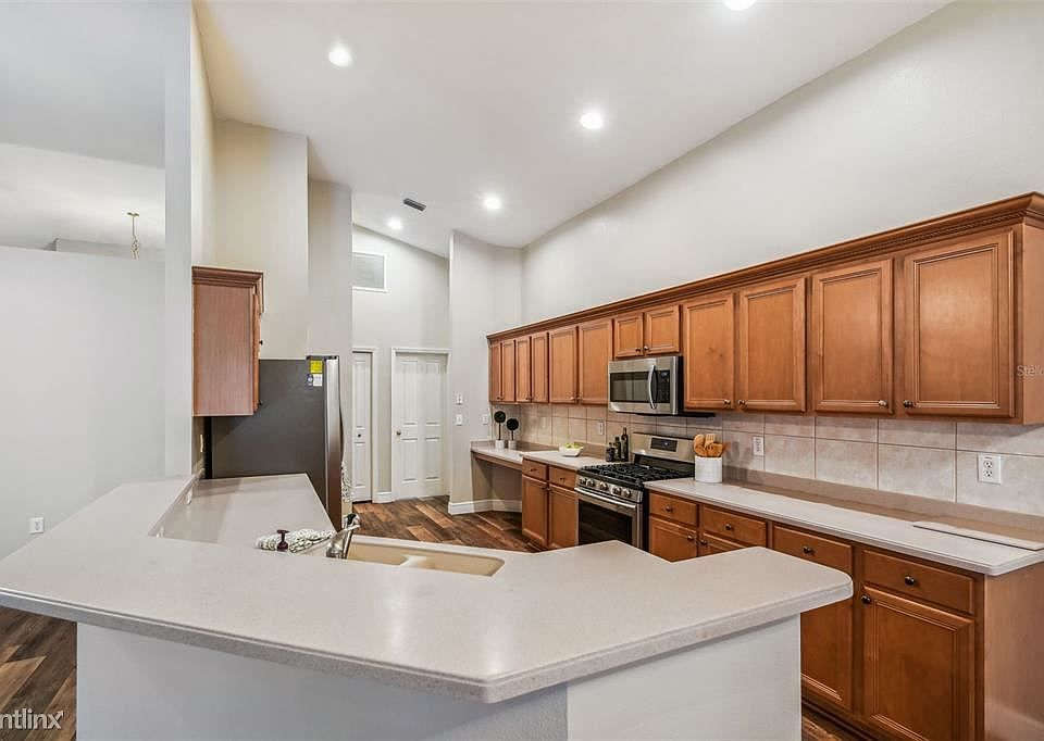 1st image of 18237R Collridge Dr
